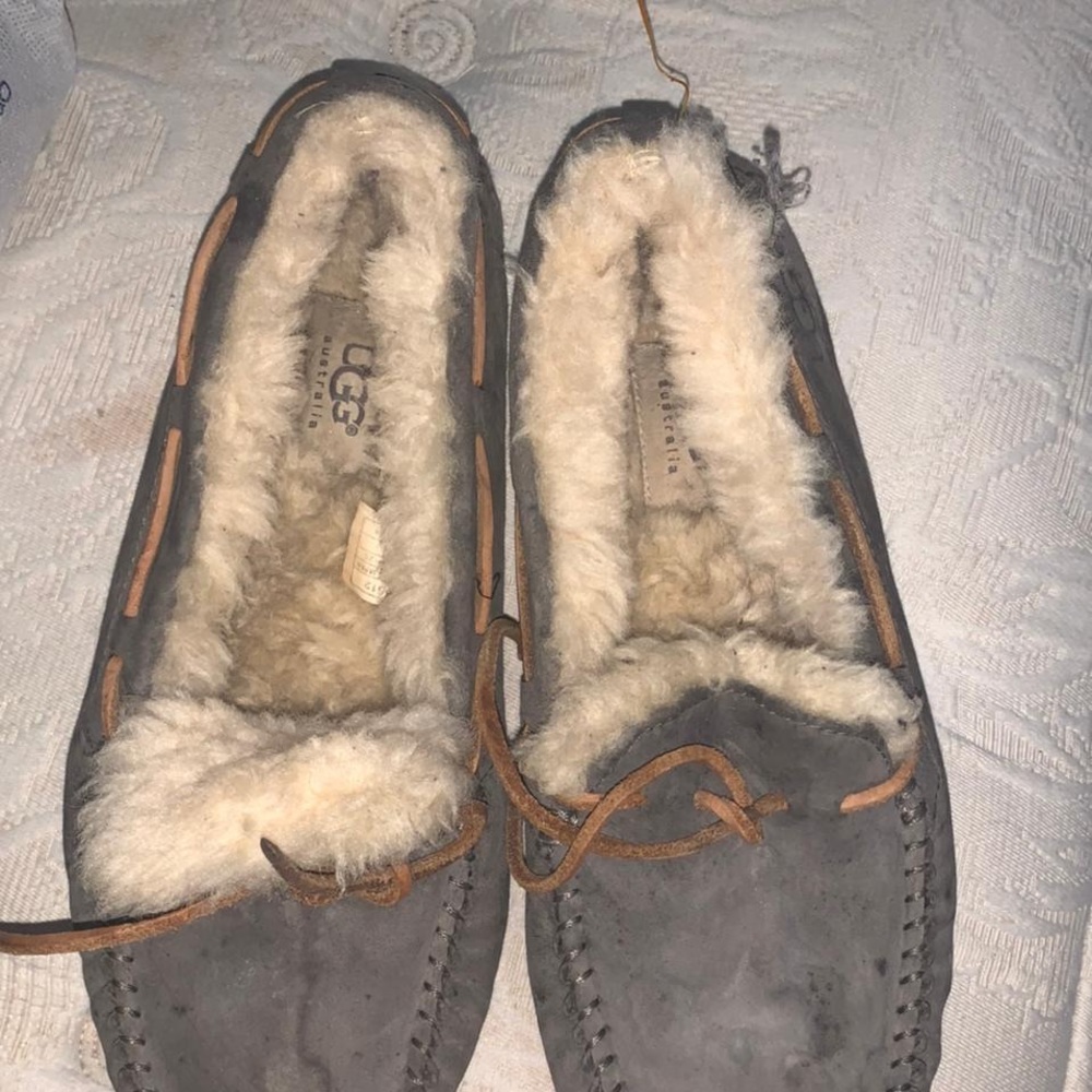 Ugg ascot slippers in fair condition